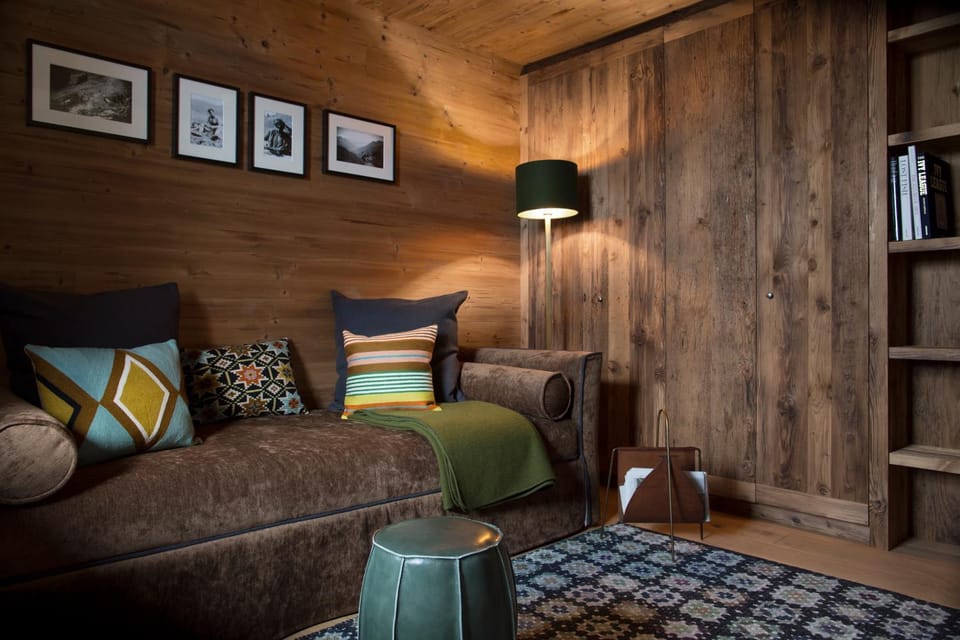 Library, Living room, Bedroom