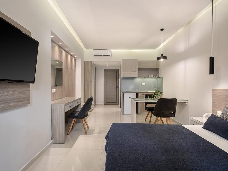 Dining area, Bedroom