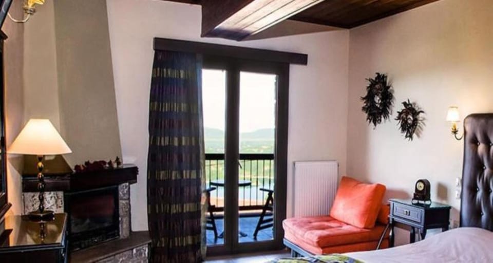 Χρυσοπελεια - Chrisopeleia Lake View Bed and Breakfast in Peloponnese, Western Greece and the Ionian