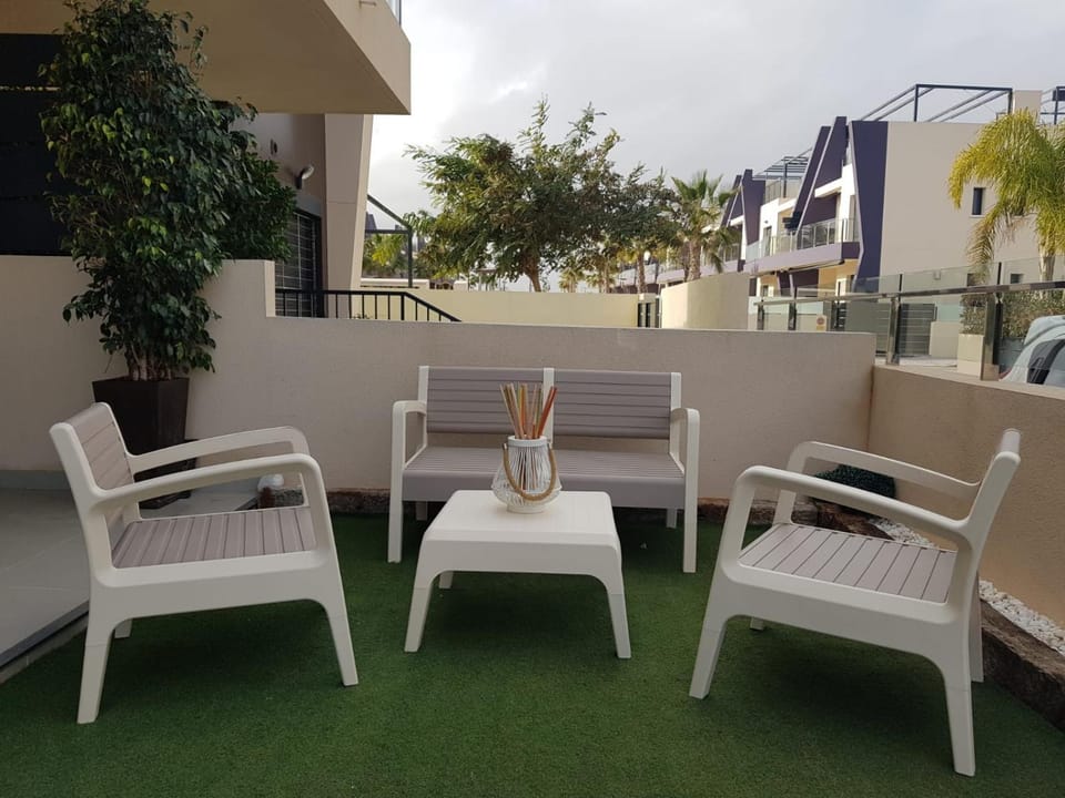Patio, Off site