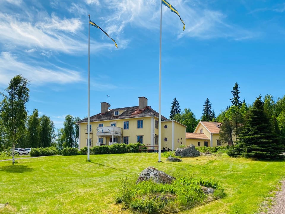Property building, Spring, Day, Garden, Garden view
