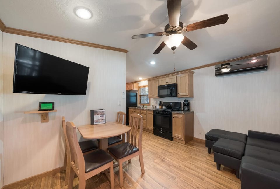 Living room, Dining area, kitchen