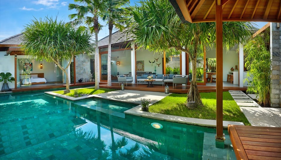 Property building, Swimming pool, Swimming pool