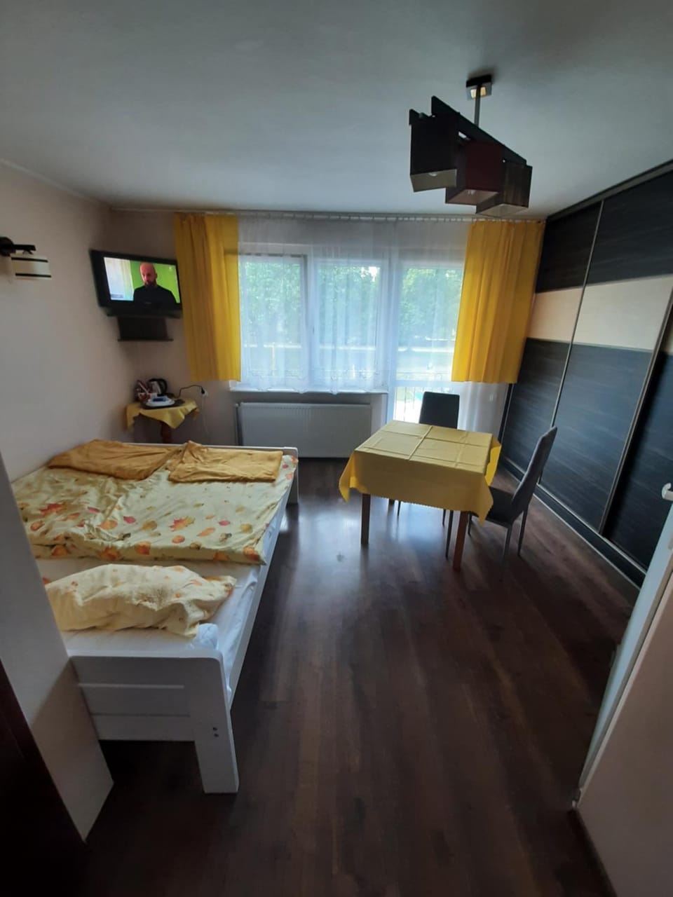 Photo of the whole room