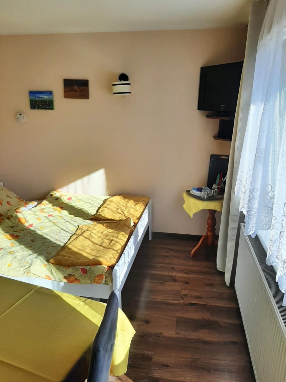 Photo of the whole room
