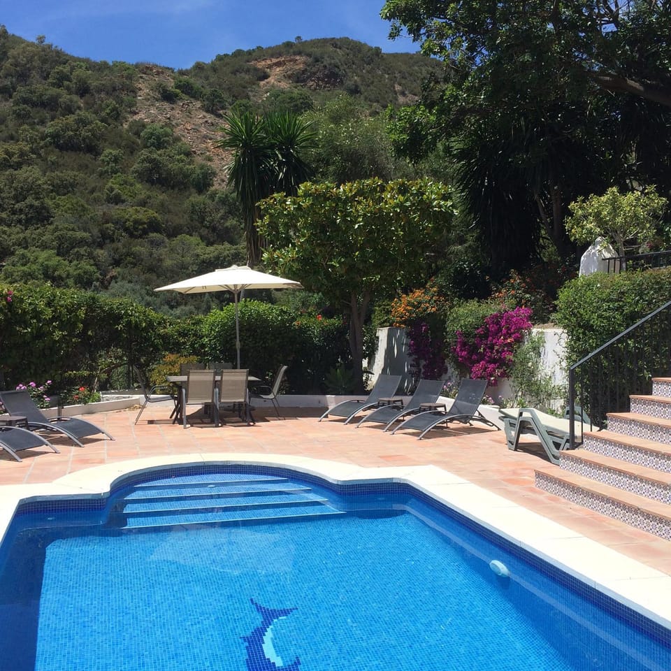 Patio, Swimming pool, Swimming pool