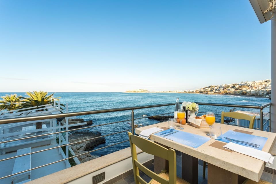 Balcony/Terrace, On site, City view, Landmark view, Sea view