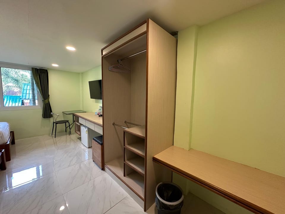 View (from property/room), Photo of the whole room