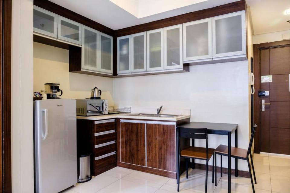 Luxury suite next to Shangrila and Westin Hotels Apartment in Mandaluyong