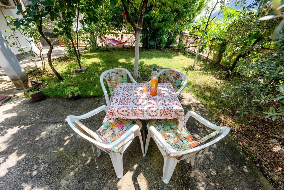 Patio, Garden