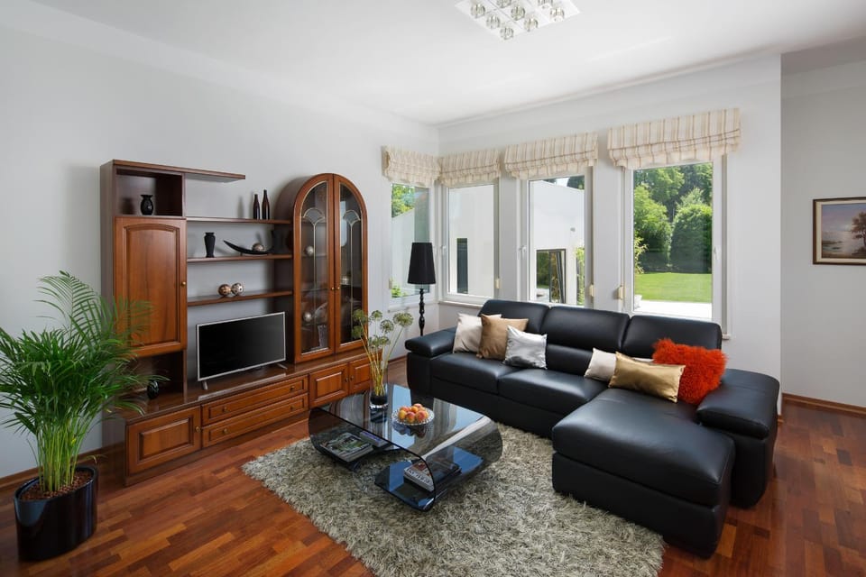 Communal lounge/ TV room, Living room