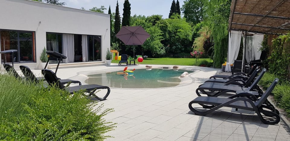 Patio, Swimming pool, Swimming pool