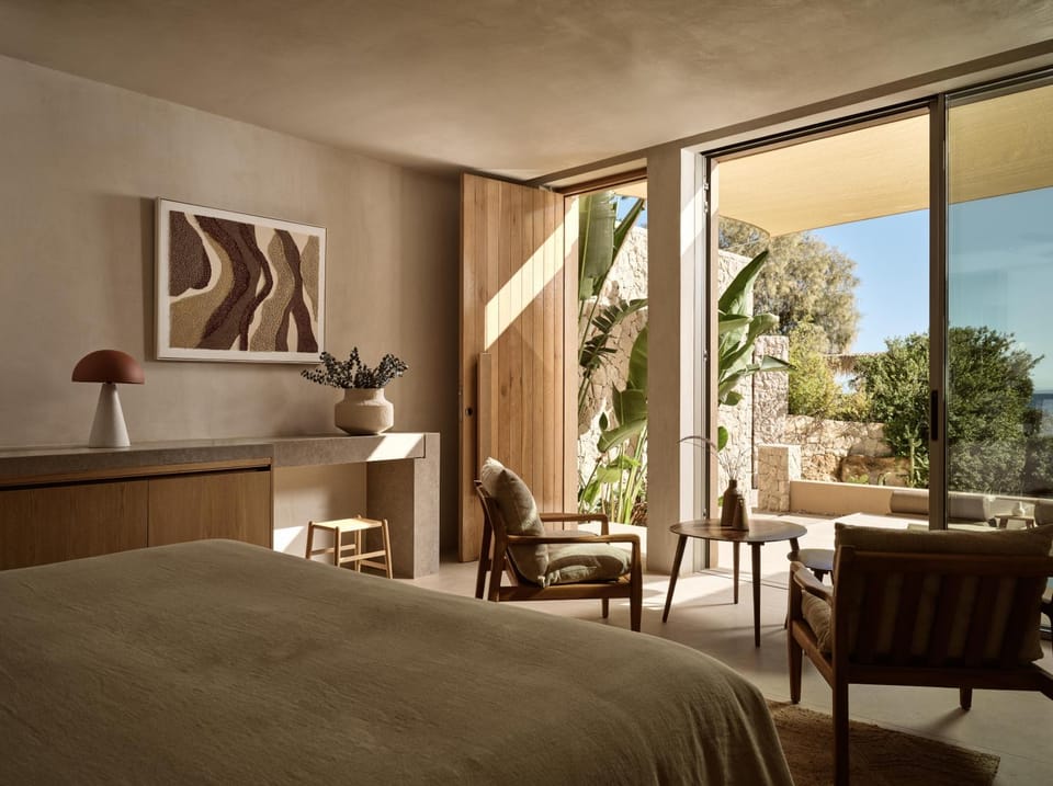 Bed, TV and multimedia, Balcony/Terrace, Photo of the whole room, Swimming pool, safe