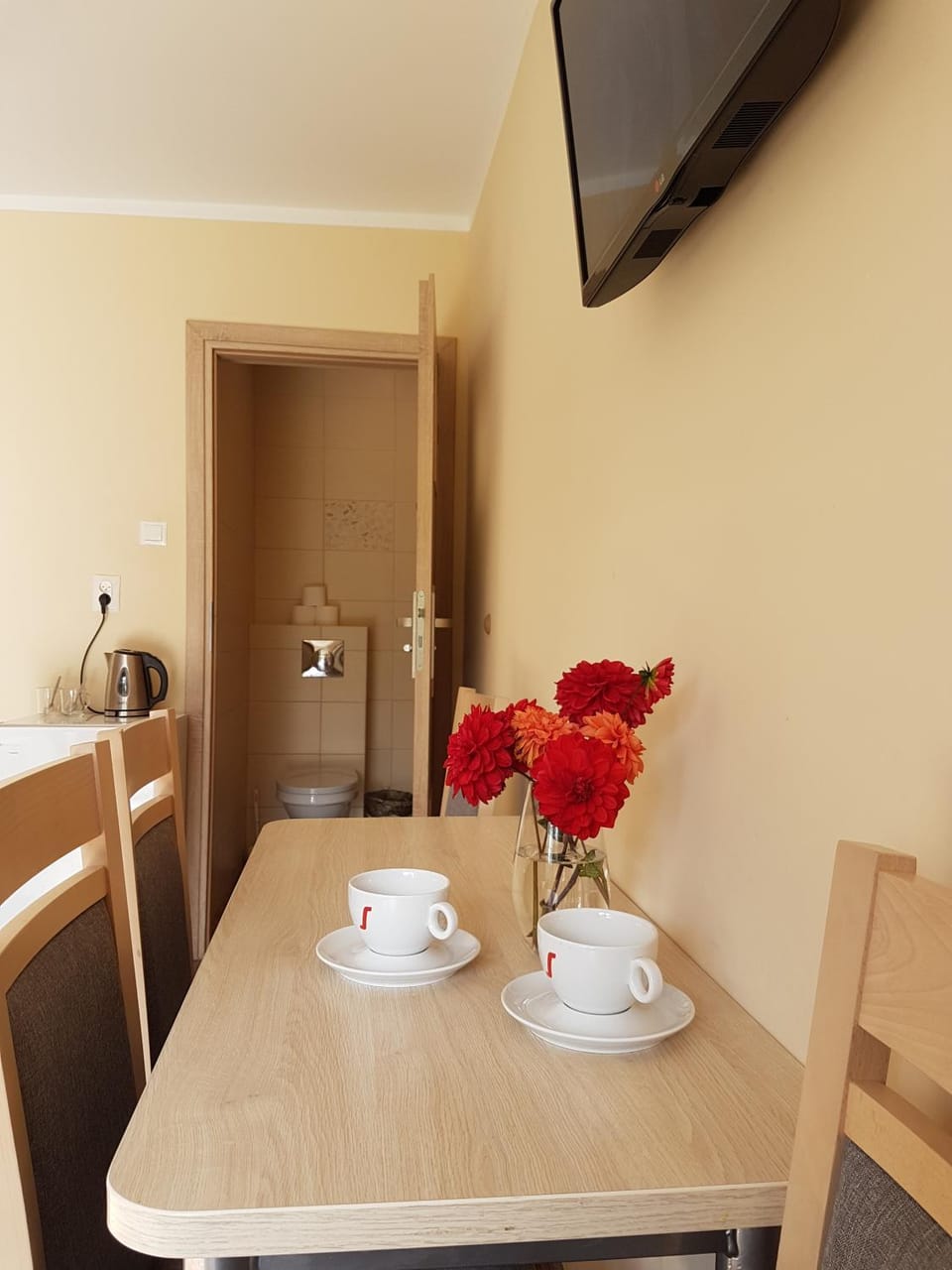 TV and multimedia, Coffee/tea facilities, Dining area