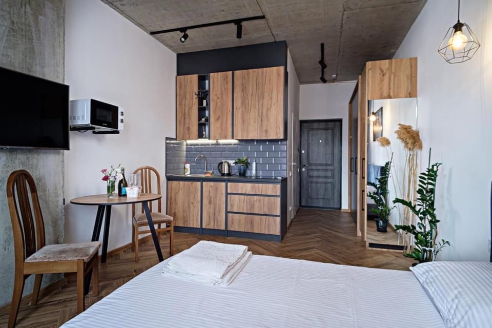 Апартаменты с балконом на Маршала Говорова Apartment in Odessa