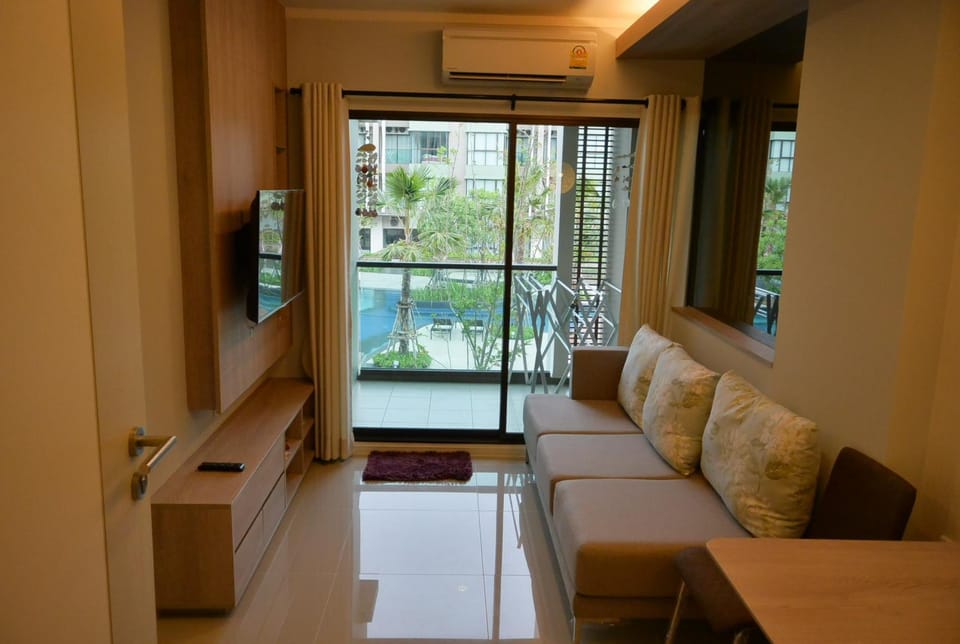 Living room, Photo of the whole room