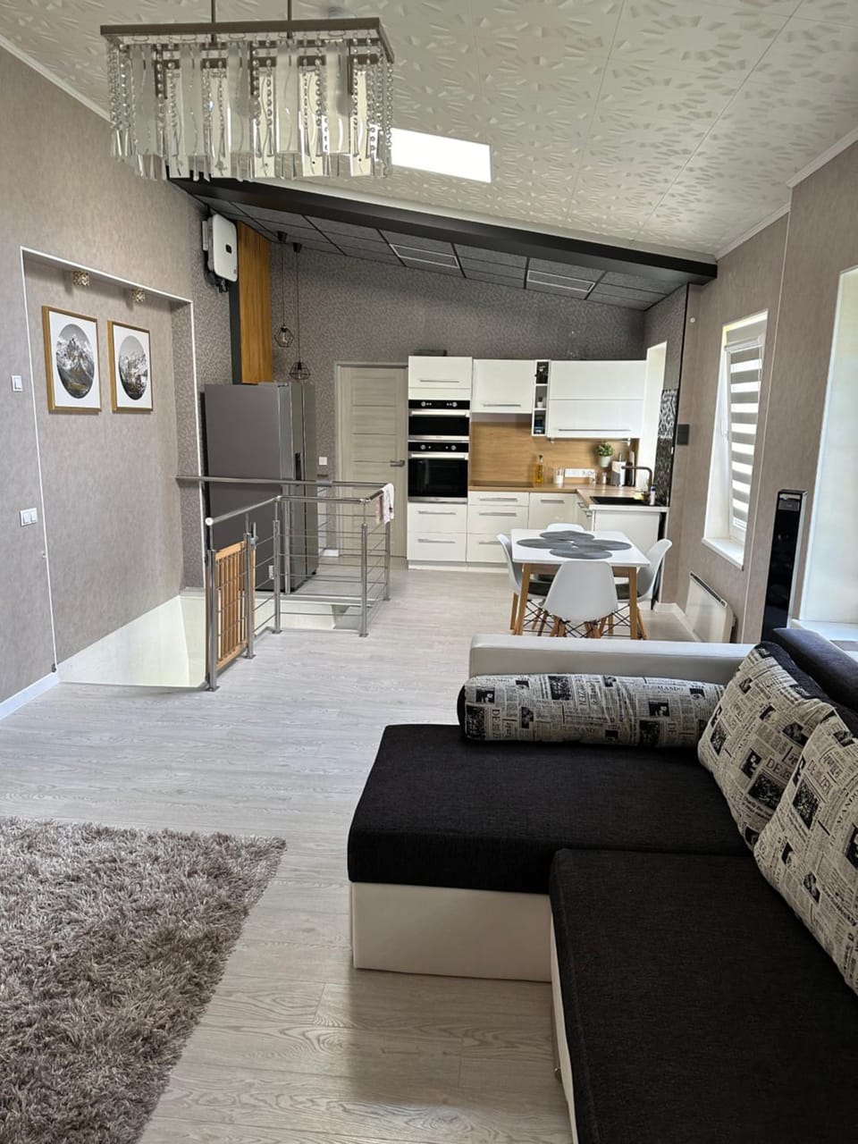 Kitchen or kitchenette, Seating area, Dining area