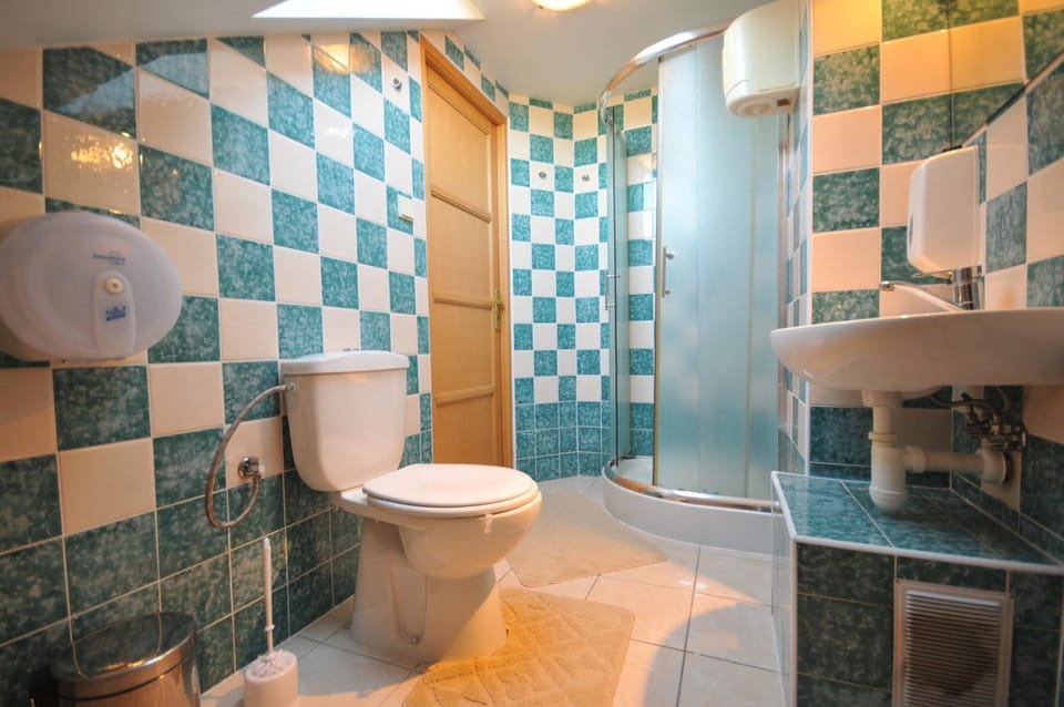Toilet, Bathroom