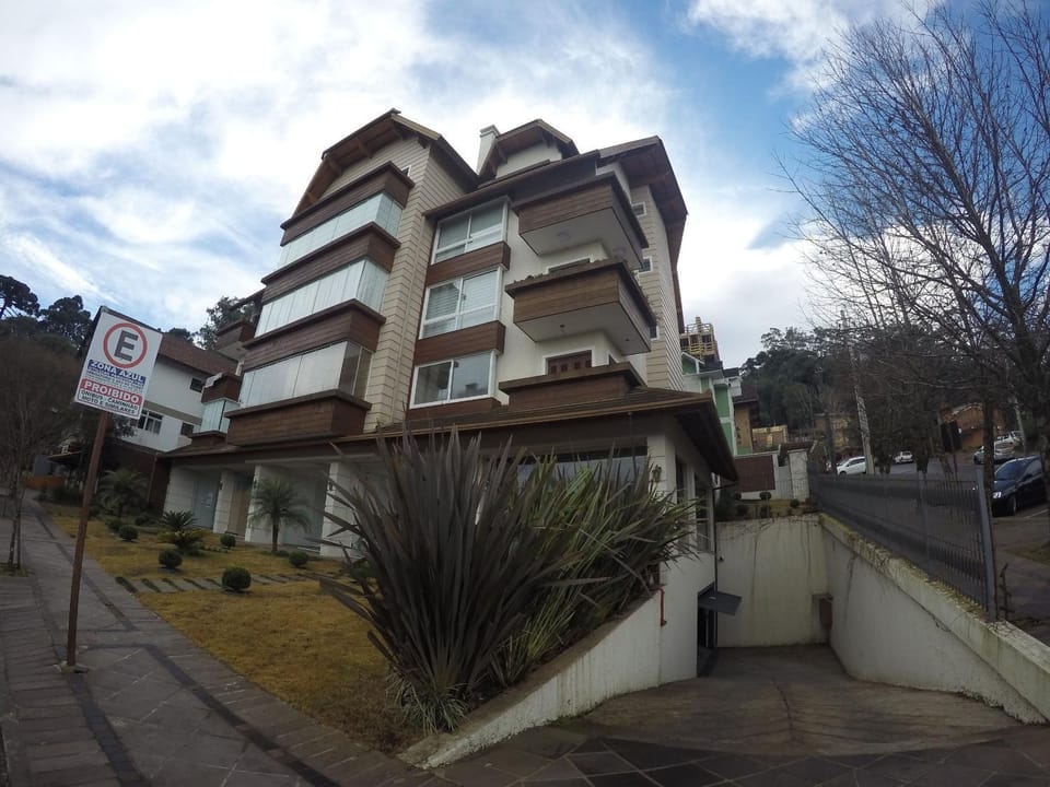 300 metros, Rua Coberta Centro - Solar Encantado Apartment in Gramado