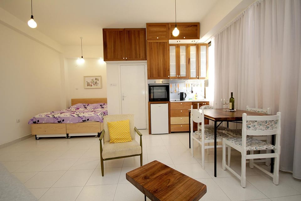 Living room, Dining area, Bedroom