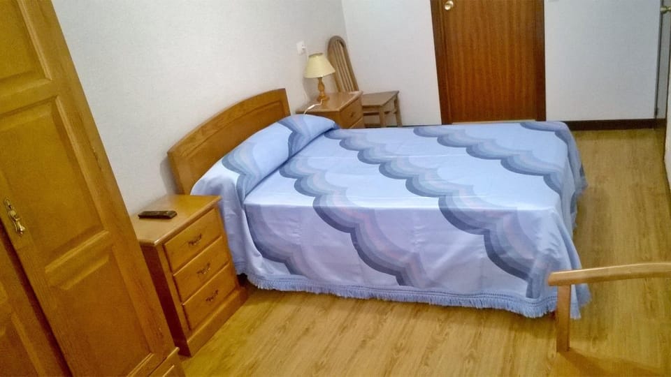 Photo of the whole room, Street view