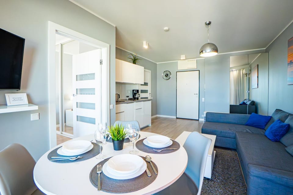 Kitchen or kitchenette, Living room, Seating area, oven, stove