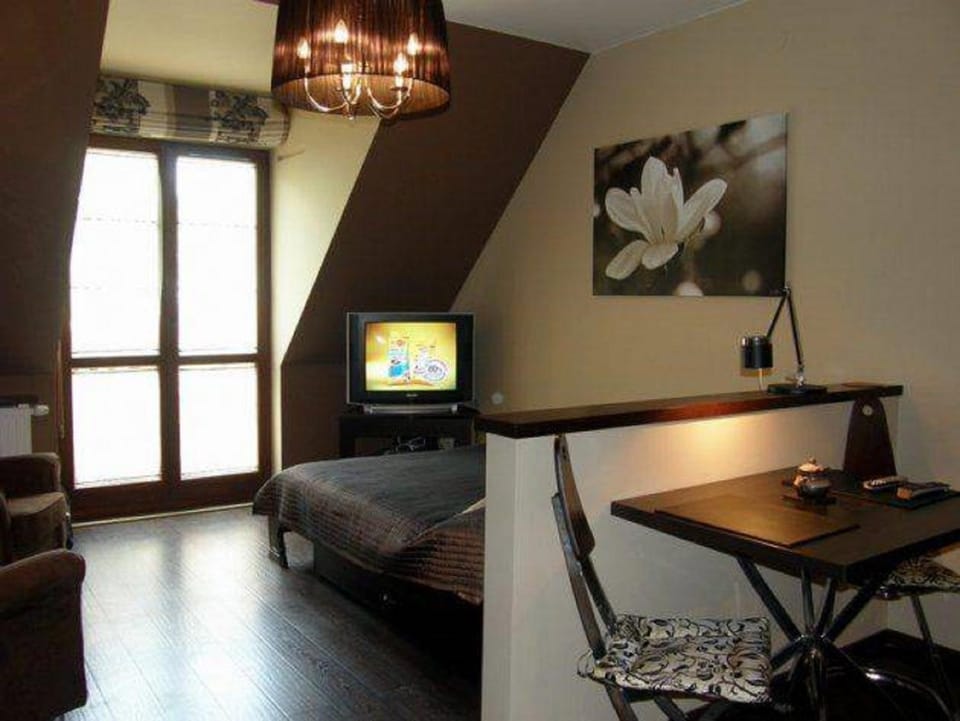 TV and multimedia, Dining area, Bedroom
