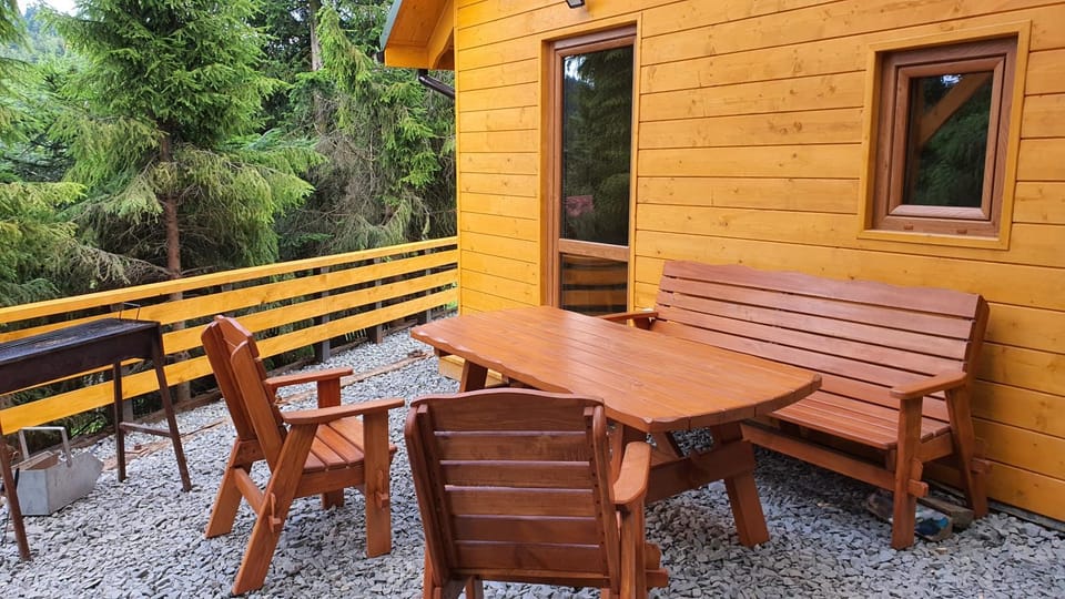 Property building, Facade/entrance, Day, Natural landscape, Summer, BBQ facilities, Balcony/Terrace, On site