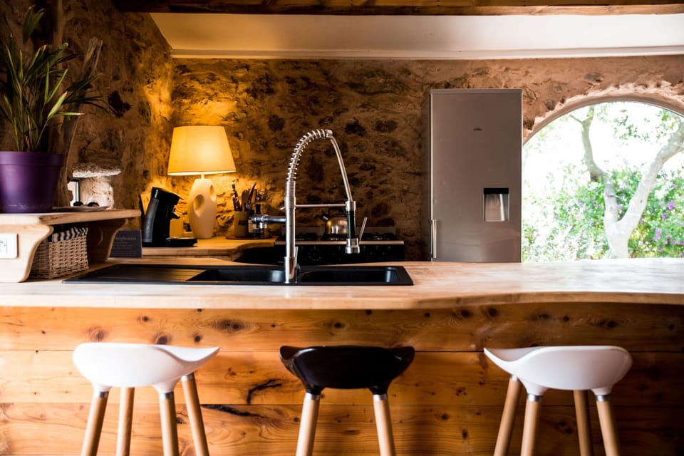 La Bergerie du Chateau de Fitou face à la mer, vue unique, piscine, wifi House in Occitanie