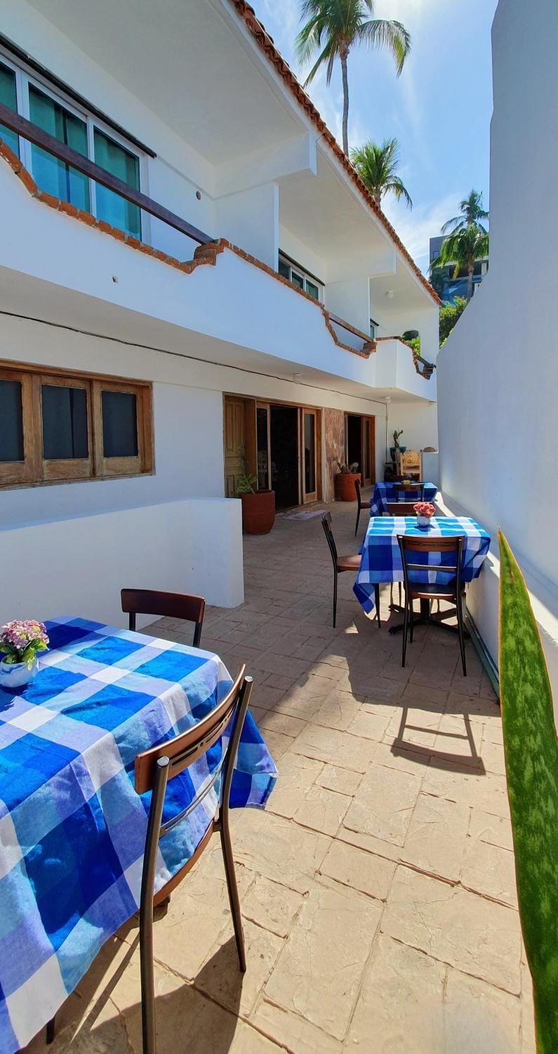 Property building, Balcony/Terrace, Breakfast