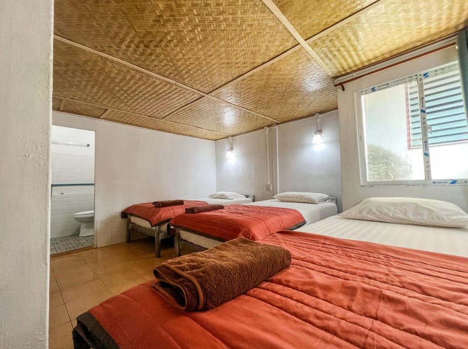 Lux Guesthouse Bed and Breakfast in Krabi Changwat