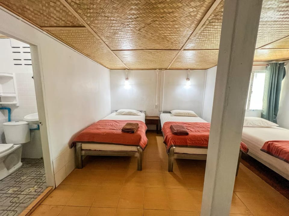 Lux Guesthouse Bed and Breakfast in Krabi Changwat