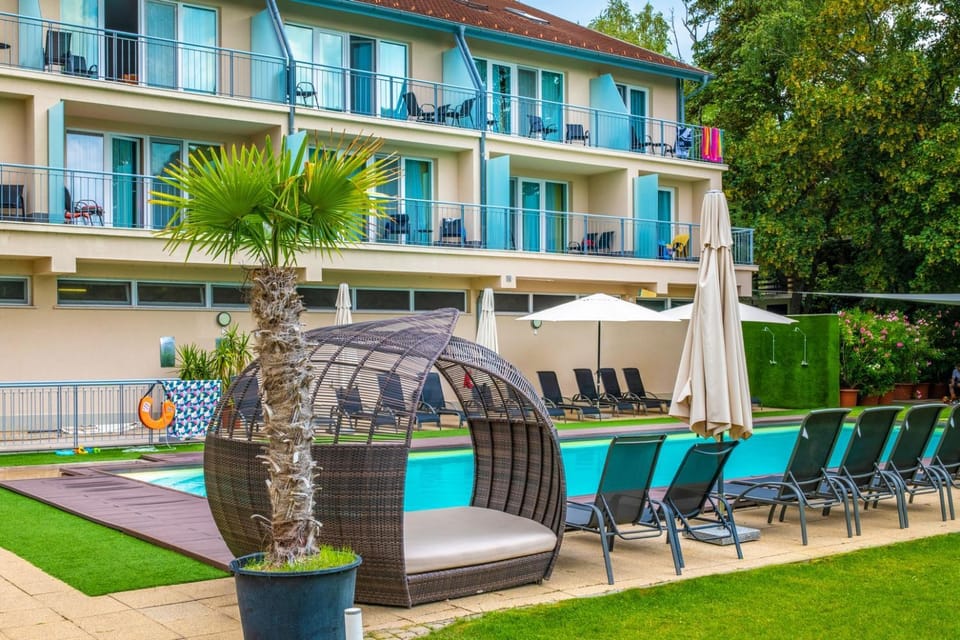 Holiday Resorts Hotel in Balatonszárszó
