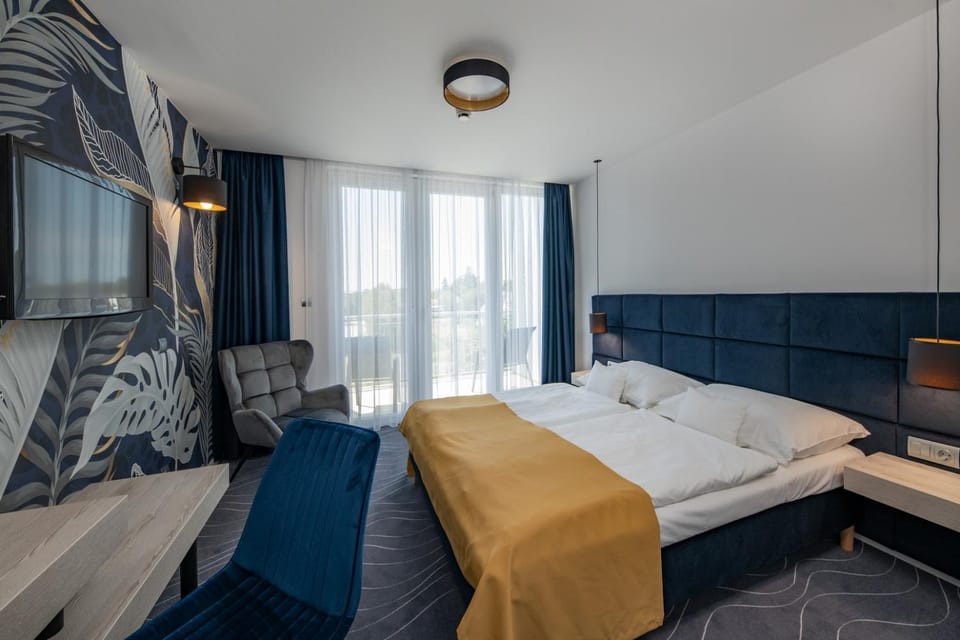 Holiday Resorts Hotel in Balatonszárszó