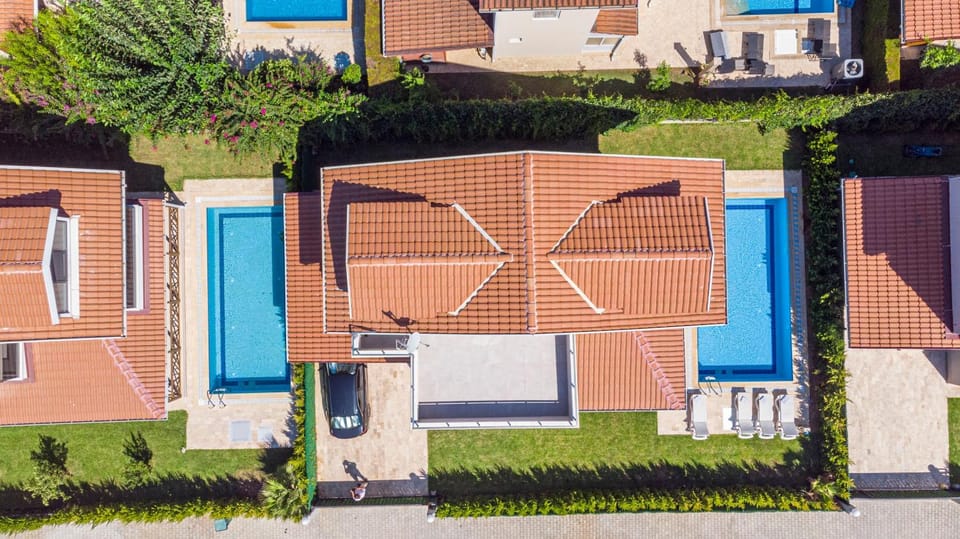 Property building, Day, Neighbourhood, Garden, Garden view, Street view