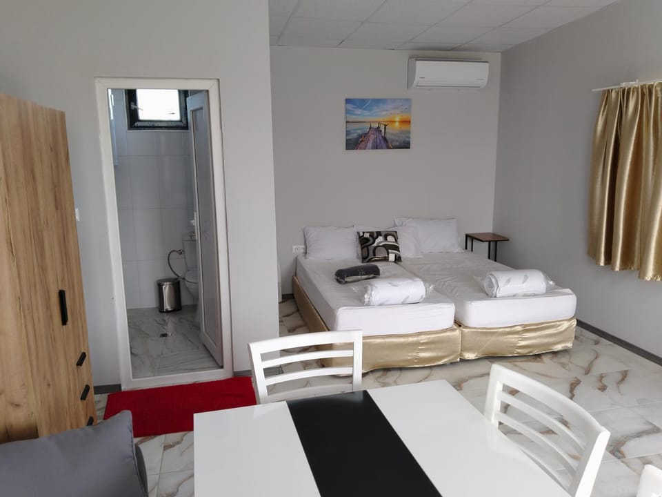 Bed, Bedroom, air conditioner