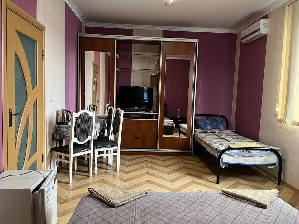 Photo of the whole room, Bedroom
