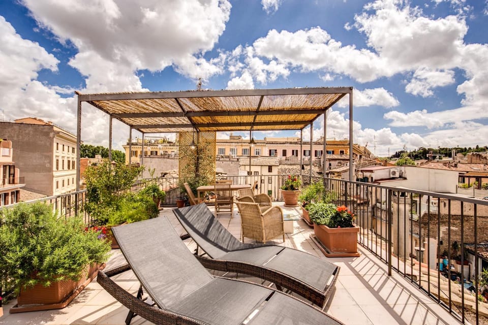 Trastevere Attic with Terrace Apartment in Rome