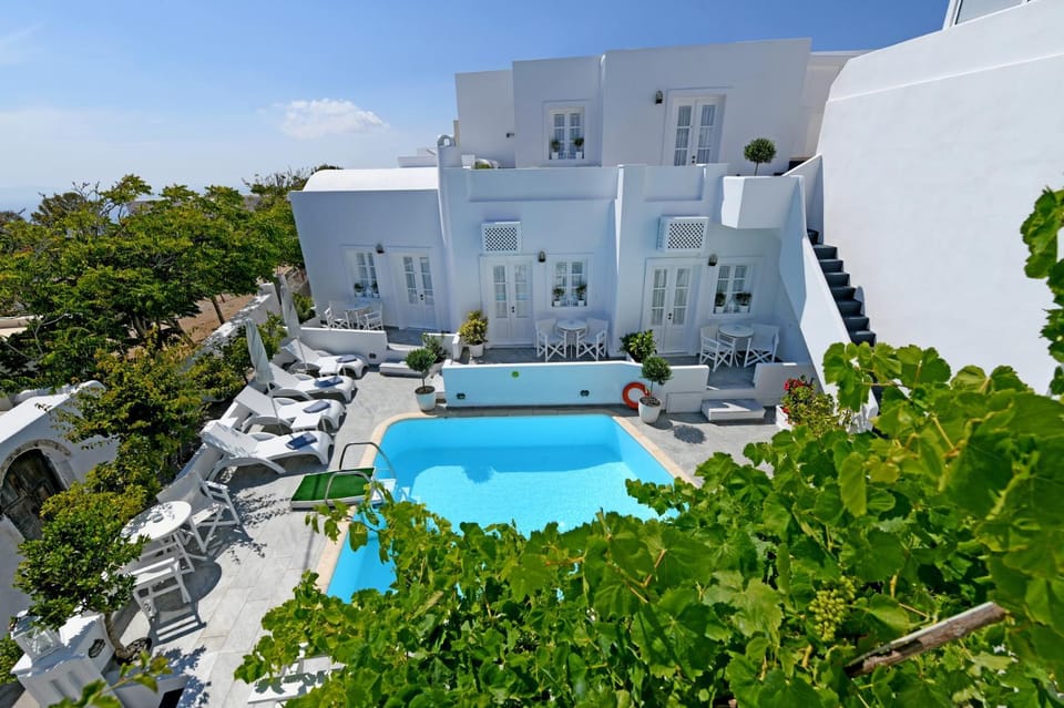 Property building, Pool view