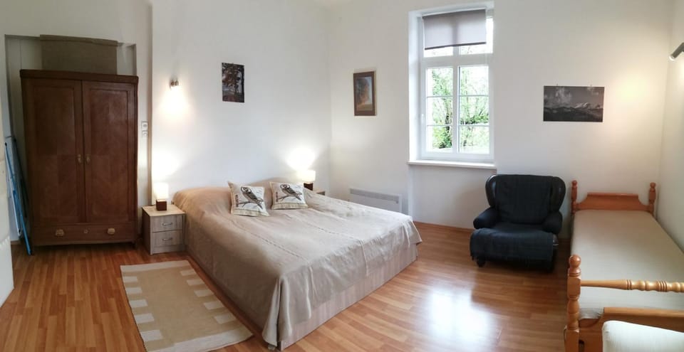 Bed, Photo of the whole room