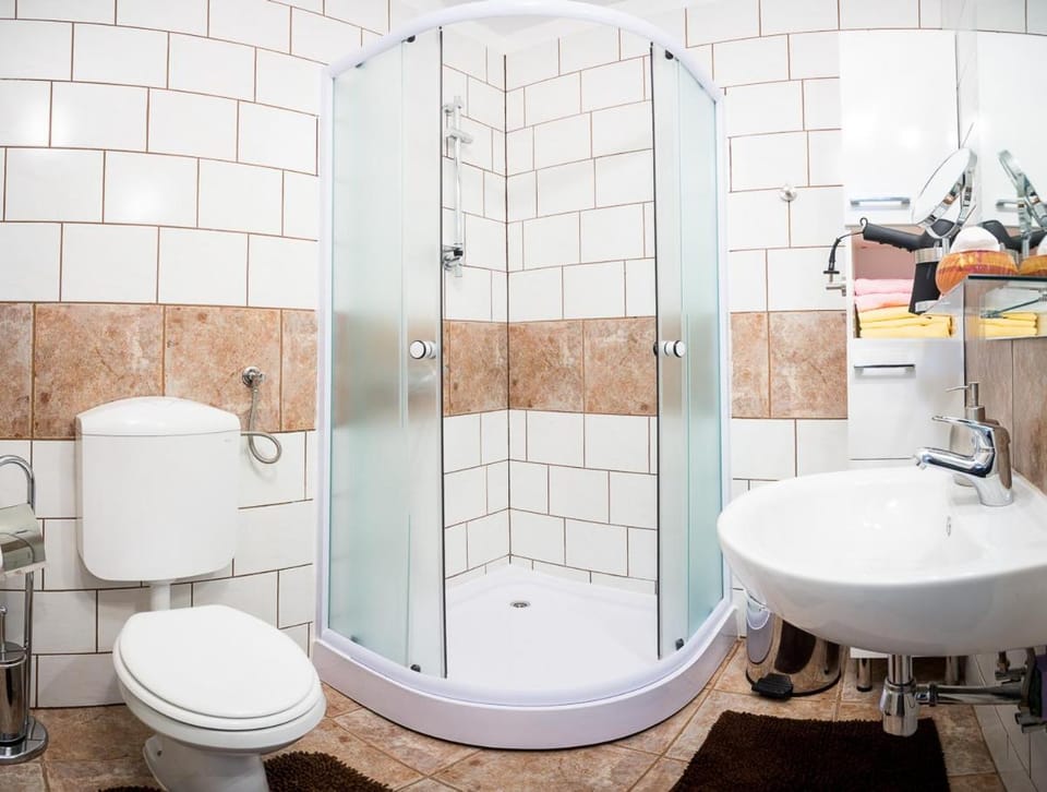 Shower, Toilet, Bathroom