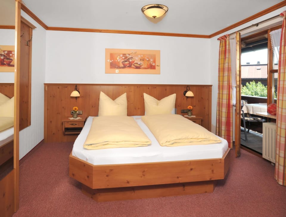 Pension Breitenlohner Bed and Breakfast in Salzburgerland