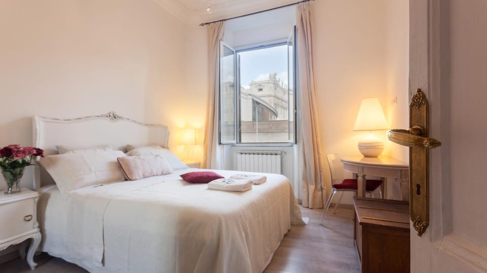 Nearby landmark, Bed, Photo of the whole room, Bedroom, City view, Landmark view