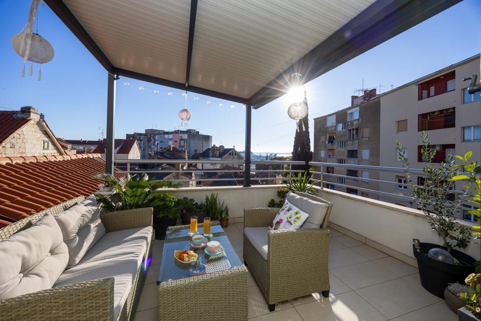 Balcony/Terrace, Balcony/Terrace