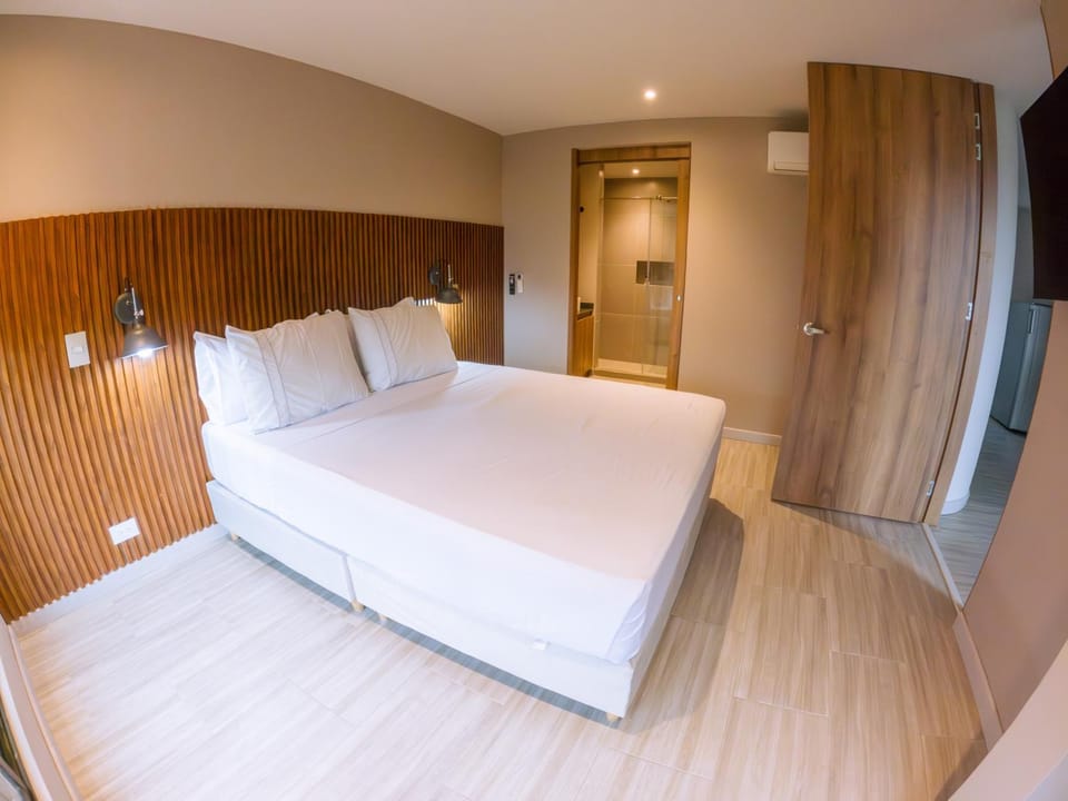 Photo of the whole room, Bedroom