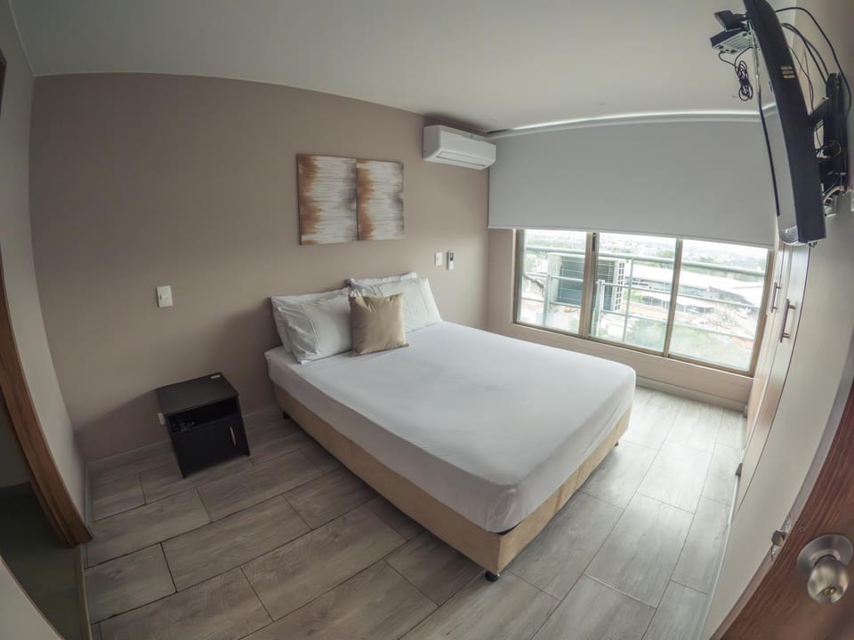 Bed, TV and multimedia, Bedroom, air conditioner