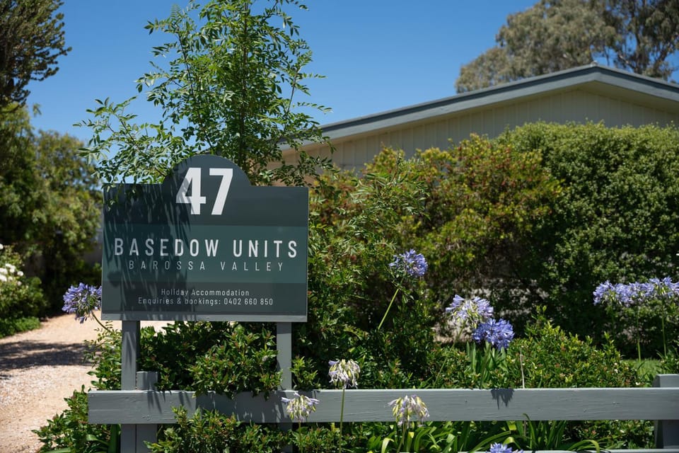 Property logo or sign, Garden view, Street view