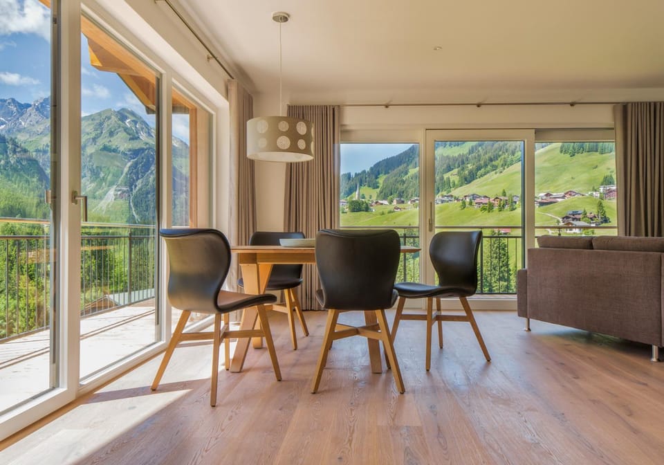 Natural landscape, View (from property/room), Living room, Seating area, Dining area, Mountain view