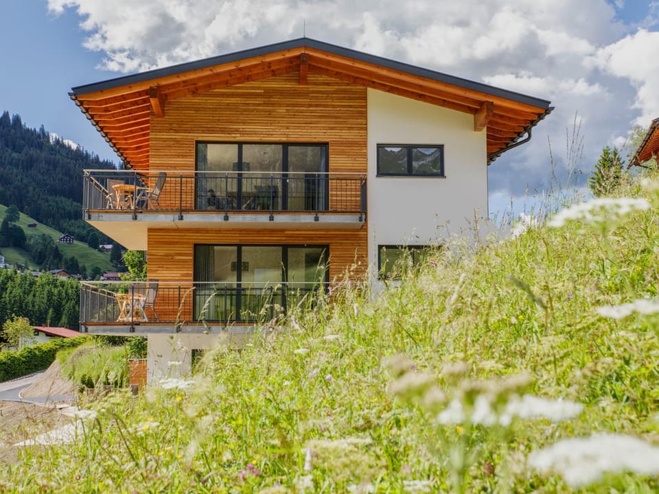 Facade/entrance, Mountain view