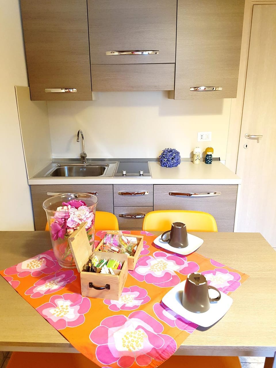 Kitchen or kitchenette, Bedroom
